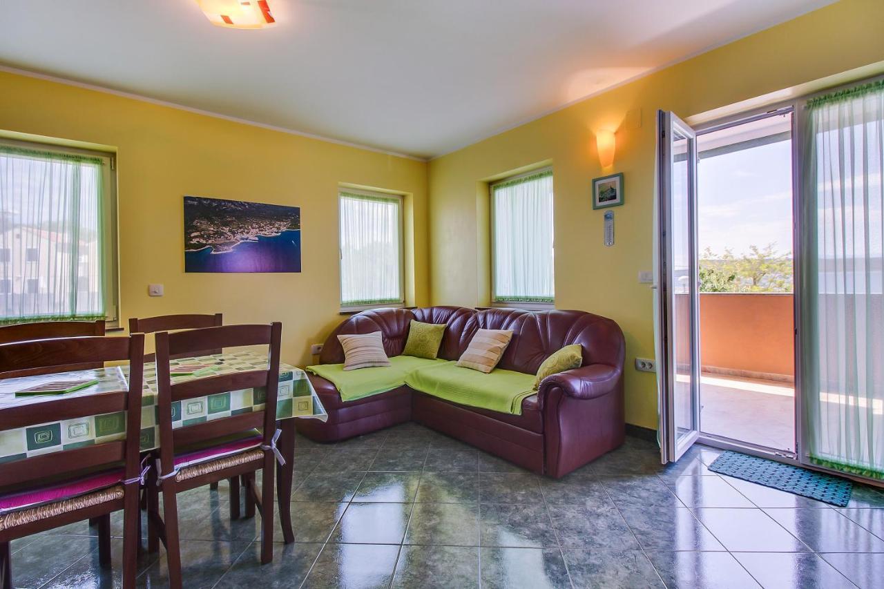 Apartments And Rooms By The Sea Nerezine, Losinj - 11815 Екстериор снимка